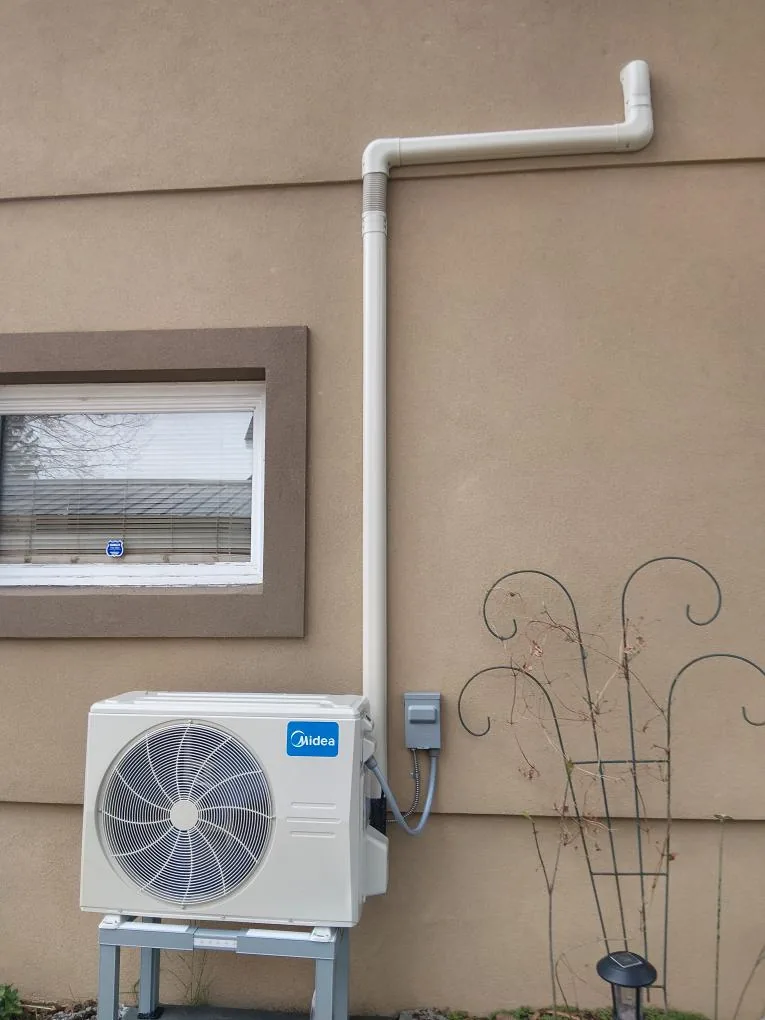 Midea ductless heat pump installed at an Ottawa home