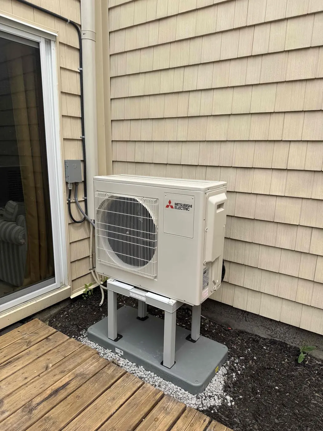 Mitsubishi ductless heat pump installed in Kanata